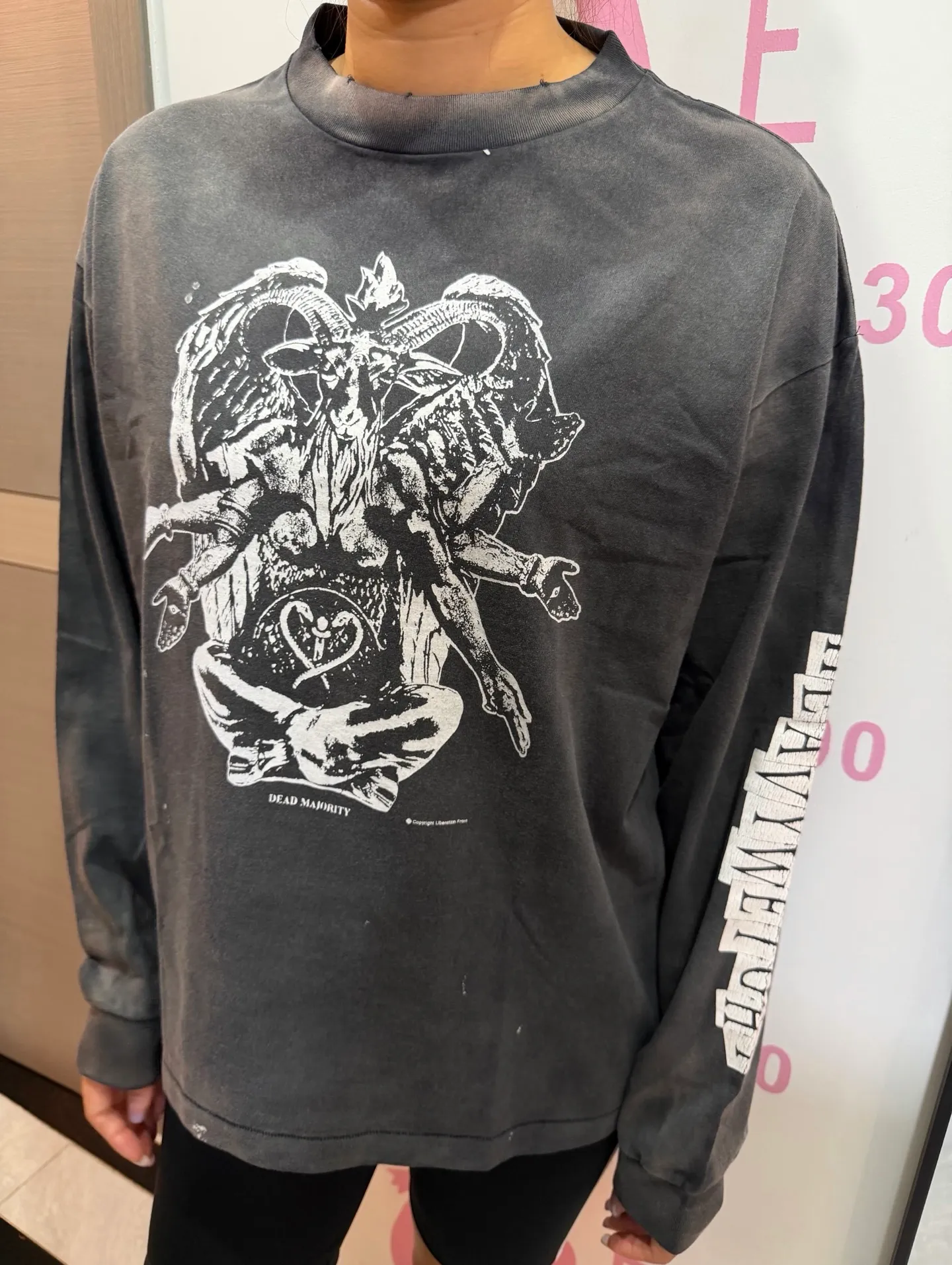 SAINT Mxxxxxx LS TEE/HEAVY WEIGHT/BLK sheep head devil distressed long sleeves, washed black S-XL 25 autumn and winter latest style, cylindrical side seam fabric, heavy wash water, faded and distressed, top printing technology, distressed crack treatment, correct version, original consistent main mark/washed mark/little angel anti-counterfeiting mark, hand-splashed ink graffiti, wormhole wear, top purchasing agent level